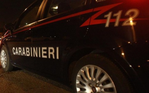 Denunciati per furto di energia elettrica in una casa di corte