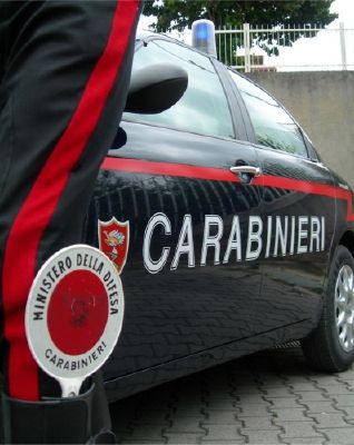 Fratello violento denunciato per aggressione alla sorella