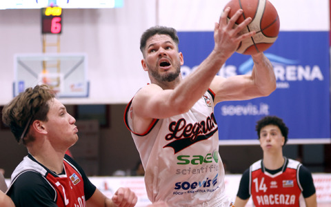 I Knights conquistano una vittoria sofferta contro Piacenza