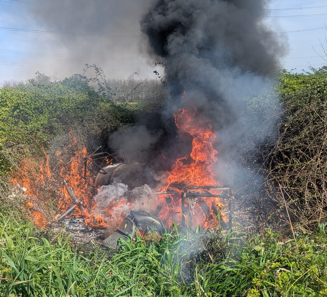 Incendio boschivo: l’intervento dei Vigili del Fuoco a Cuggiono