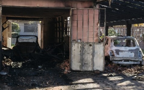 Incendio di quattro auto all’alba a Canegrate