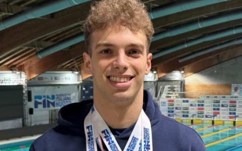 Jacopo Barbotti trionfa agli Assoluti di nuoto