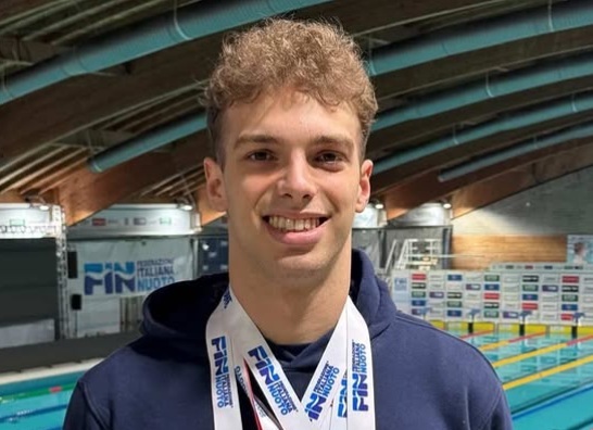 Jacopo Barbotti trionfa agli Assoluti di nuoto