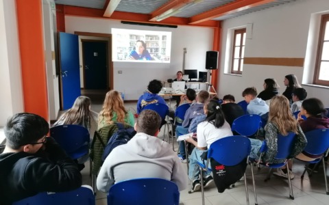 Studenti in festa al «Silent reading party»