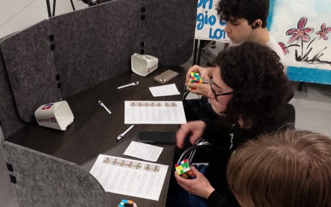 Torneo internazionale di cubo di Rubik: 60 sfidanti a Casorezzo