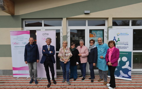 Ccr Insieme dona lettini ginecologici a Busto Garolfo e Buguggiate