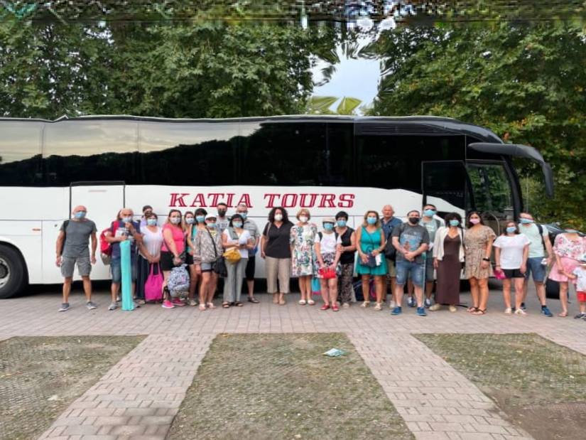 Il Pullman del mare torna a Cogoleto: Laffusa promuove la gita prima del ballottaggio