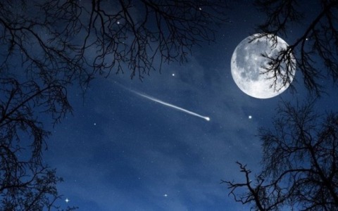 L’astrofisico don Giovanni Sala presenta “Polvere di stelle” ai Giovedì del Museo
