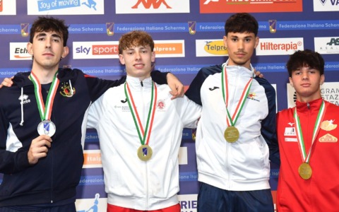 Andrea Colombo vince l’oro nella spada maschile ai Campionati Italiani Cadetti e Giovani