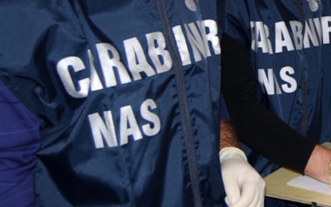 Carenze igienico-sanitarie: chiuso un bar e multe per un altro