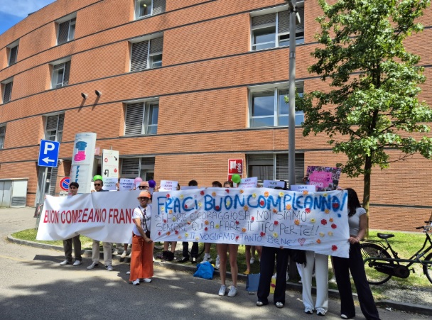 Francesca, sopravvissuta a Crans Montana, compie 17 anni