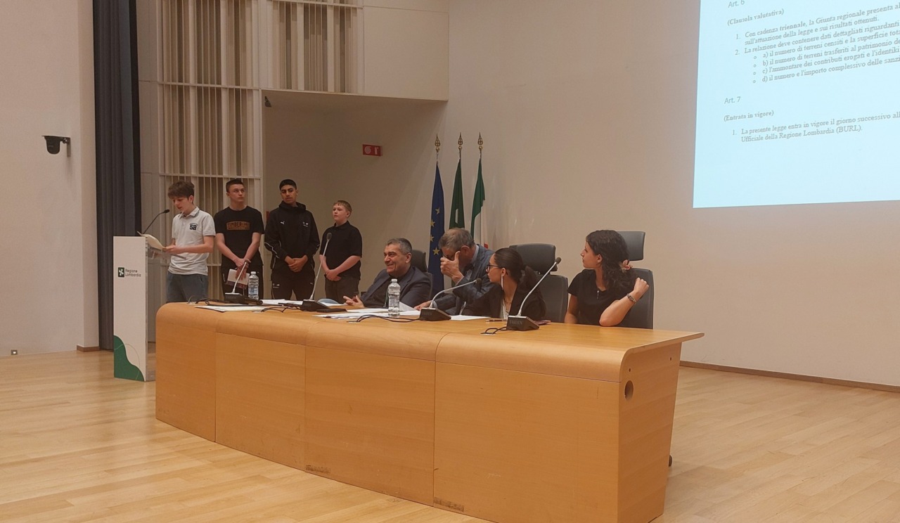 Gli studenti del Bernocchi partecipano come “Consiglieri regionali per un giorno”