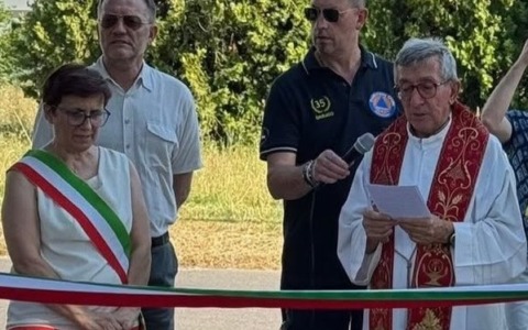 Inaugurato il primo parco inclusivo a Dairago: spazi accessibili e giochi per tutti