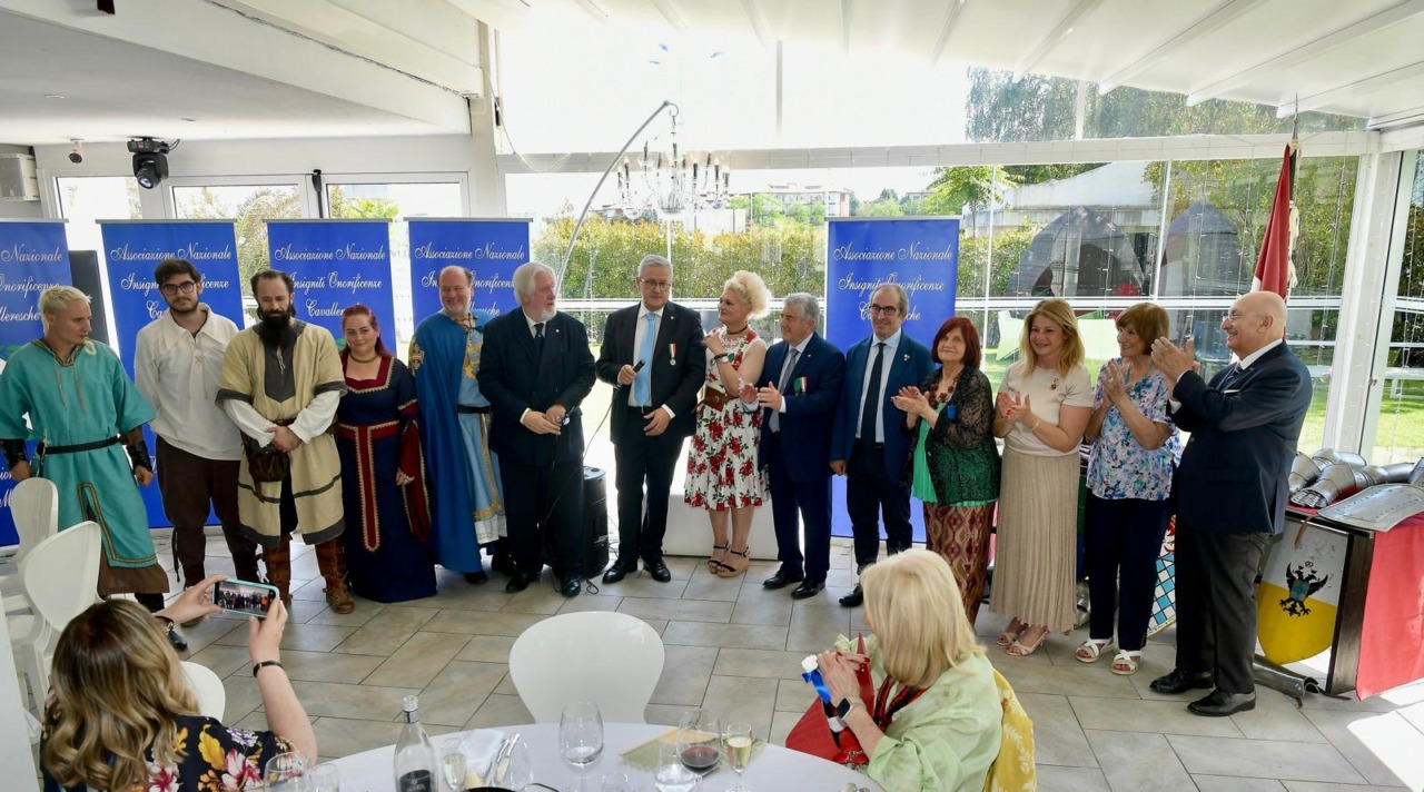 Ritorna il Ballo delle Rose con Dame e Cavalieri