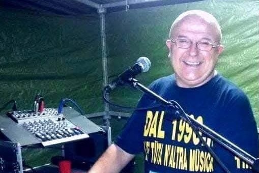 Addio a TinoMusic, il cantante che animava le serate