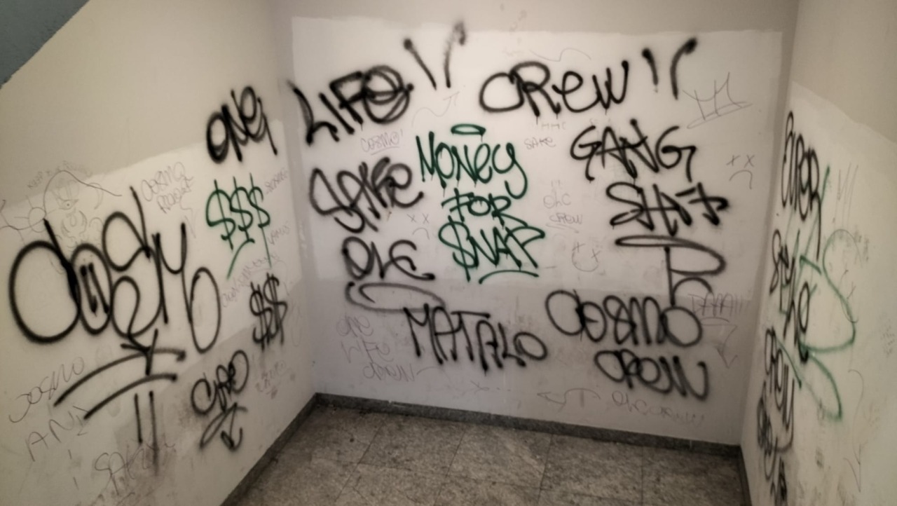 Il parcheggio sotterraneo di via Della Croce versa in condizioni critiche