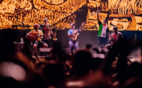 Manu Chao conclude il “Rugby Sound 2026” con un messaggio potente