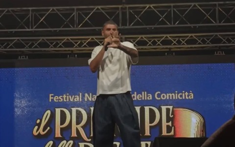 Nicholas Teramo conquista il premio “Principe della risata”