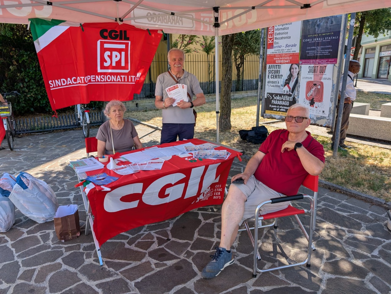 Raccolta firme dello Spi-Cgil su sanità e diritti negli appalti