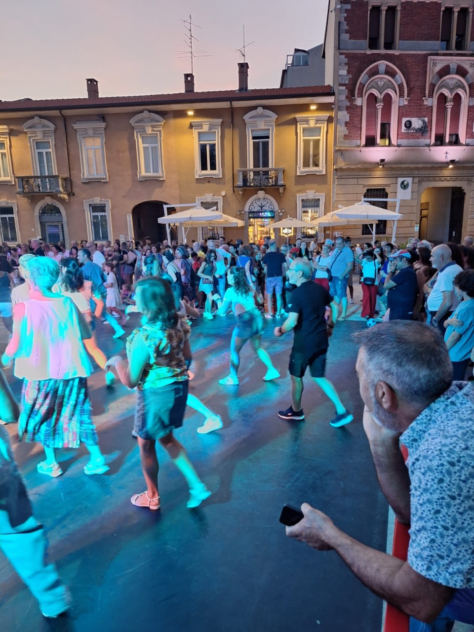 Torna “Tutti in pista” con ballo liscio e latino-americano in piazza Europa