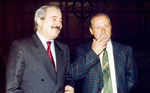 Via libera alla commissione antimafia e intitolazione a Falcone e Borsellino